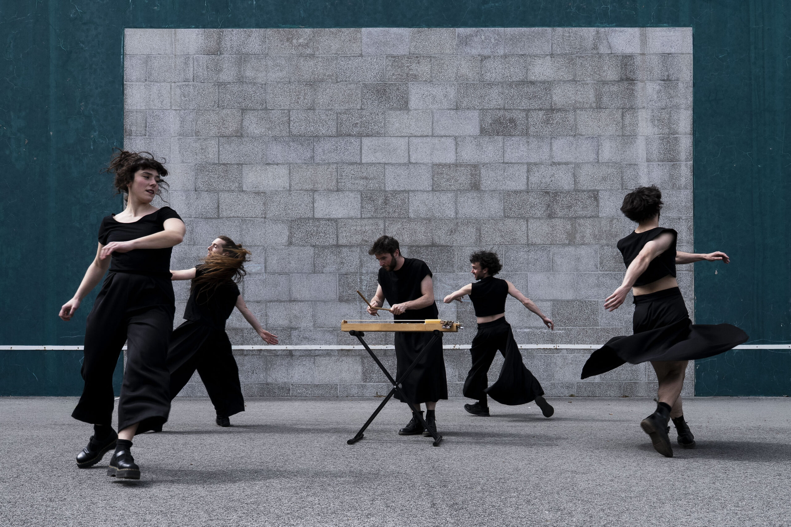 Danseurs du Collectif Bilaka en spectacle pour Dirau, création 2026